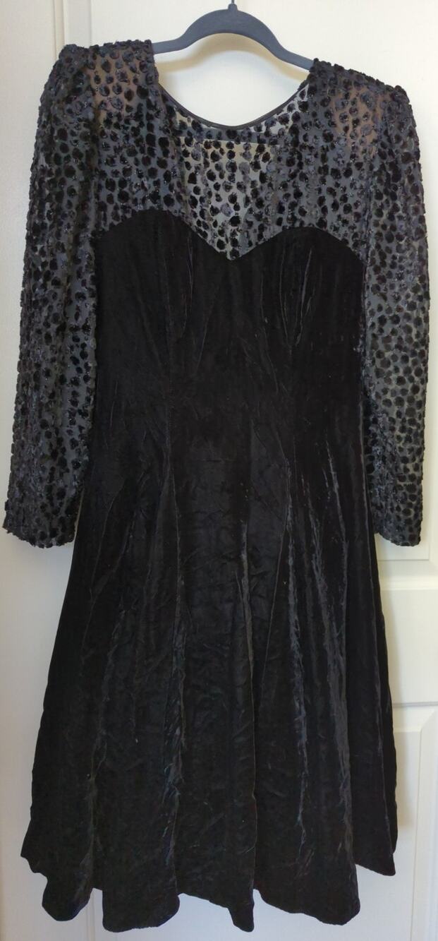 Vintage 80s Niki Petites Size 10 Black Velvet Leopard Illusion Neckline Dress